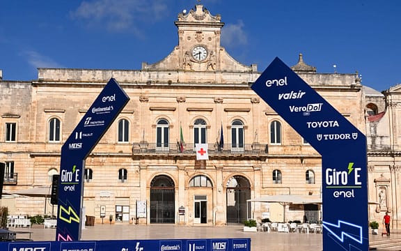 VeroDol® CBD e il Giro-E: Un Inno al Benessere e al Futuro del Ciclismo